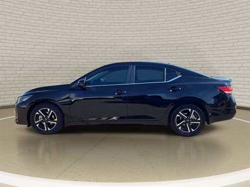 Used 2025 Nissan Sentra SV image 8