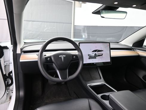 Used 2023 Tesla Model 3 Standard Range image 16