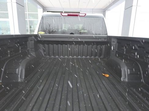 Used 2022 Chevrolet Silverado 1500 LT image 4