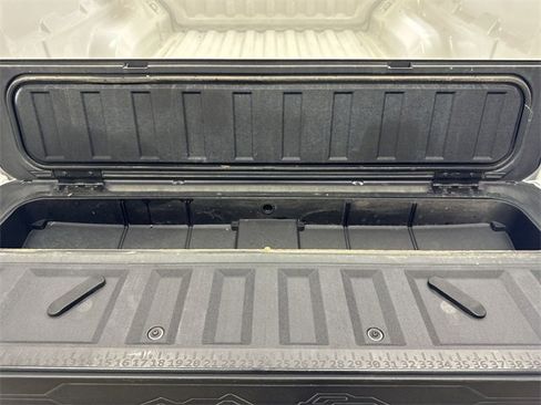 Used 2024 Chevrolet Colorado Z71 w/ Z71 Convenience Package 2 image 25