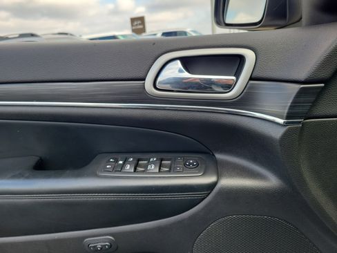 Used 2020 Jeep Grand Cherokee Limited image 17