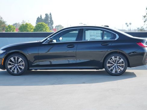 New 2026 BMW 330i Sedan w/ Convenience Package RWD image 4