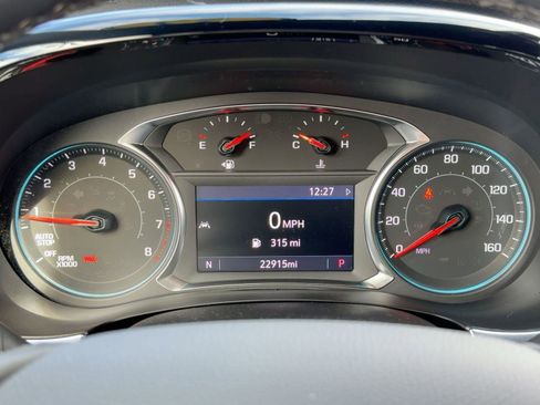 Used 2023 Chevrolet Traverse LT image 18