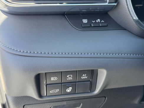 New 2026 Toyota Highlander Limited AWD/4WD image 17