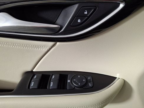 Used 2022 Buick Envision Preferred image 25