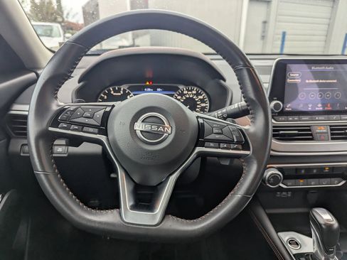 Used 2023 Nissan Altima 2.5 SR image 12