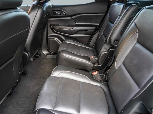 Used 2019 GMC Acadia SLT image 21