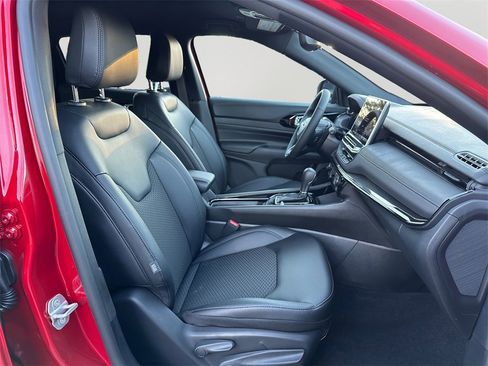 New 2026 Jeep Compass Latitude image 12