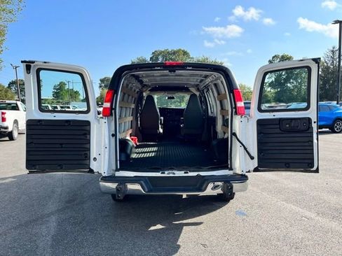 Used 2022 Chevrolet Express 2500 w/ Driver Convenience Package image 8