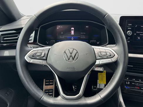 Certified 2025 Volkswagen Jetta Sport FWD image 21