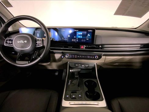 Certified 2026 Kia Carnival FWD image 14