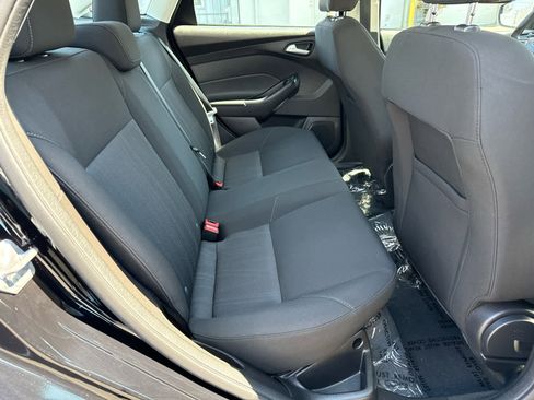 Used 2017 Ford Focus SE image 16
