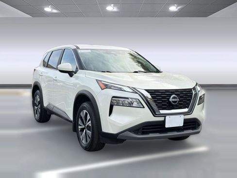 Used 2023 Nissan Rogue SV image 7
