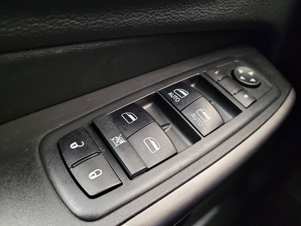 Used 2019 Jeep Cherokee Limited AWD/4WD image 27