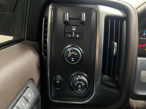 Used 2018 Chevrolet Silverado 1500 LTZ Z71 w/ LTZ Plus Package AWD/4WD image 30