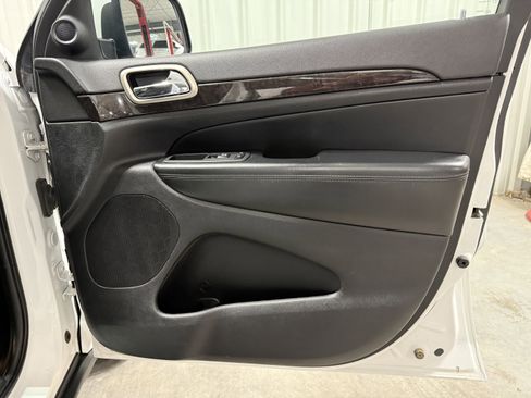 Used 2013 Jeep Grand Cherokee Laredo image 13