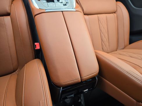 New 2026 BMW X7 M60i AWD/4WD image 24