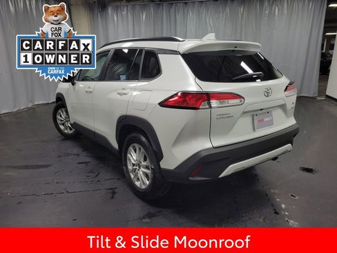 Used 2023 Toyota Corolla Cross LE w/ Moonroof Package image 6