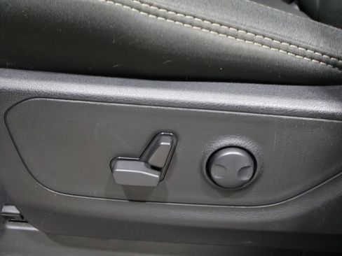 Used 2025 RAM 1500 Big Horn AWD/4WD image 12