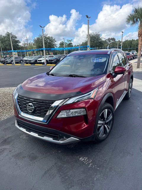 Used 2021 Nissan Rogue Platinum FWD image 1