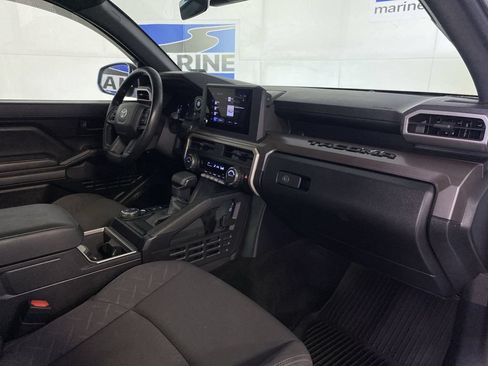 Used 2024 Toyota Tacoma SR5 AWD/4WD image 33