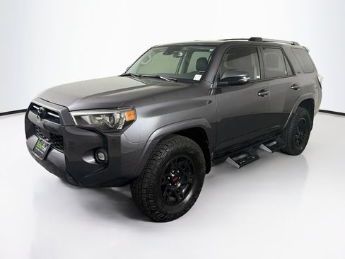 Used 2022 Toyota 4Runner SR5 Premium w/ Moonroof Package AWD/4WD image 3