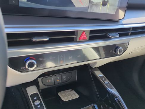 New 2026 Kia Sorento SX image 25