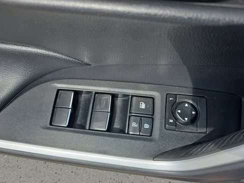 Used 2021 Toyota RAV4 XLE Premium FWD image 29
