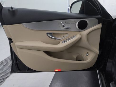 Used 2016 Mercedes-Benz C 300 4MATIC Sedan w/ Premium 1 Package image 27