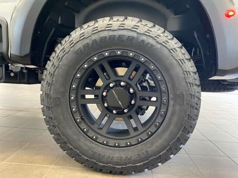 New 2026 Ford F250 Lariat w/ Black Appearance Package AWD/4WD image 32