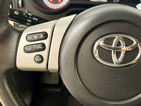 Used 2013 Toyota FJ Cruiser 4WD image 18