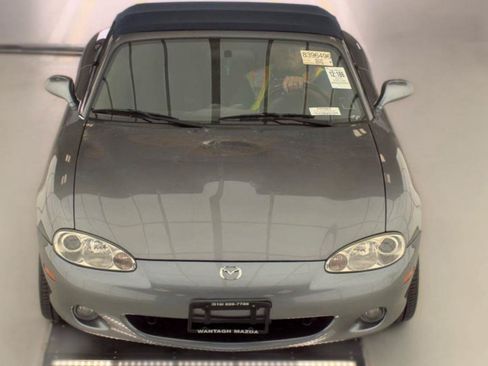 Used 2003 MAZDA MX-5 Miata RWD image 24
