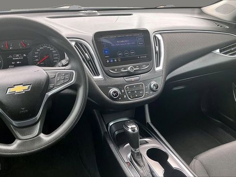 Used 2019 Chevrolet Malibu LT FWD image 3