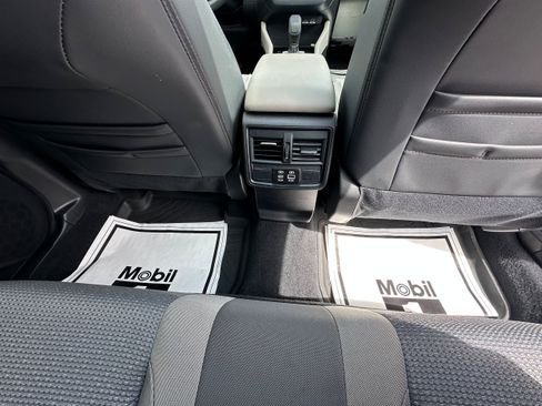 Used 2025 Subaru Forester Premium w/ Convenience Package #1 AWD/4WD image 15