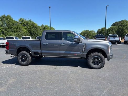 New 2026 Ford F250 Platinum w/ Platinum Plus Package AWD/4WD image 17