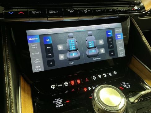 Used 2023 Jeep Grand Wagoneer Series III w/ Rear Seat Video Group 1 AWD/4WD image 24