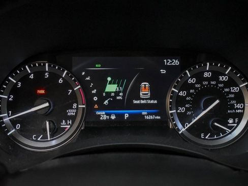 Used 2022 Toyota Highlander XLE image 13