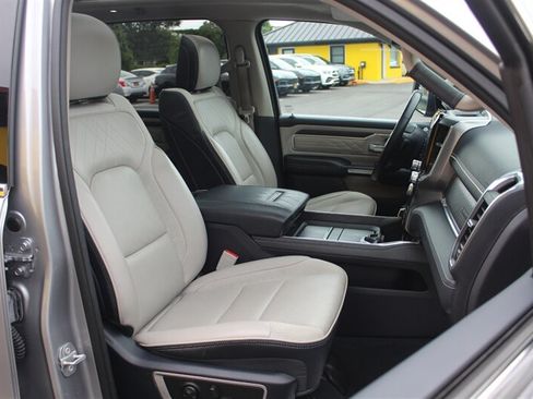 Used 2023 RAM 1500 Limited AWD/4WD image 17