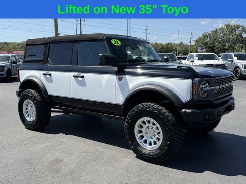 Used 2023 Ford Bronco Badlands AWD/4WD image 2