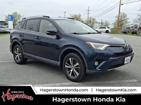 Used 2017 Toyota RAV4 XLE image 1