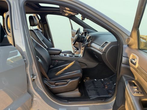 Used 2020 Jeep Grand Cherokee Altitude image 30