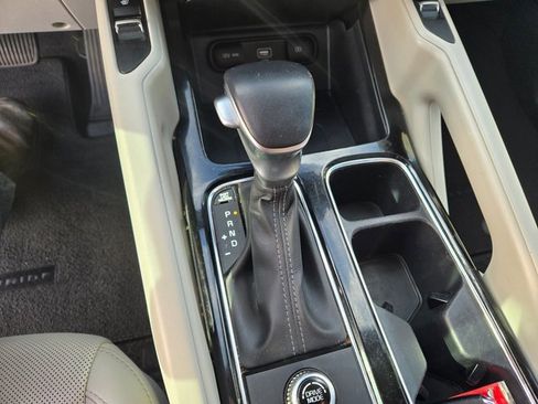 Used 2022 Kia Telluride S image 11
