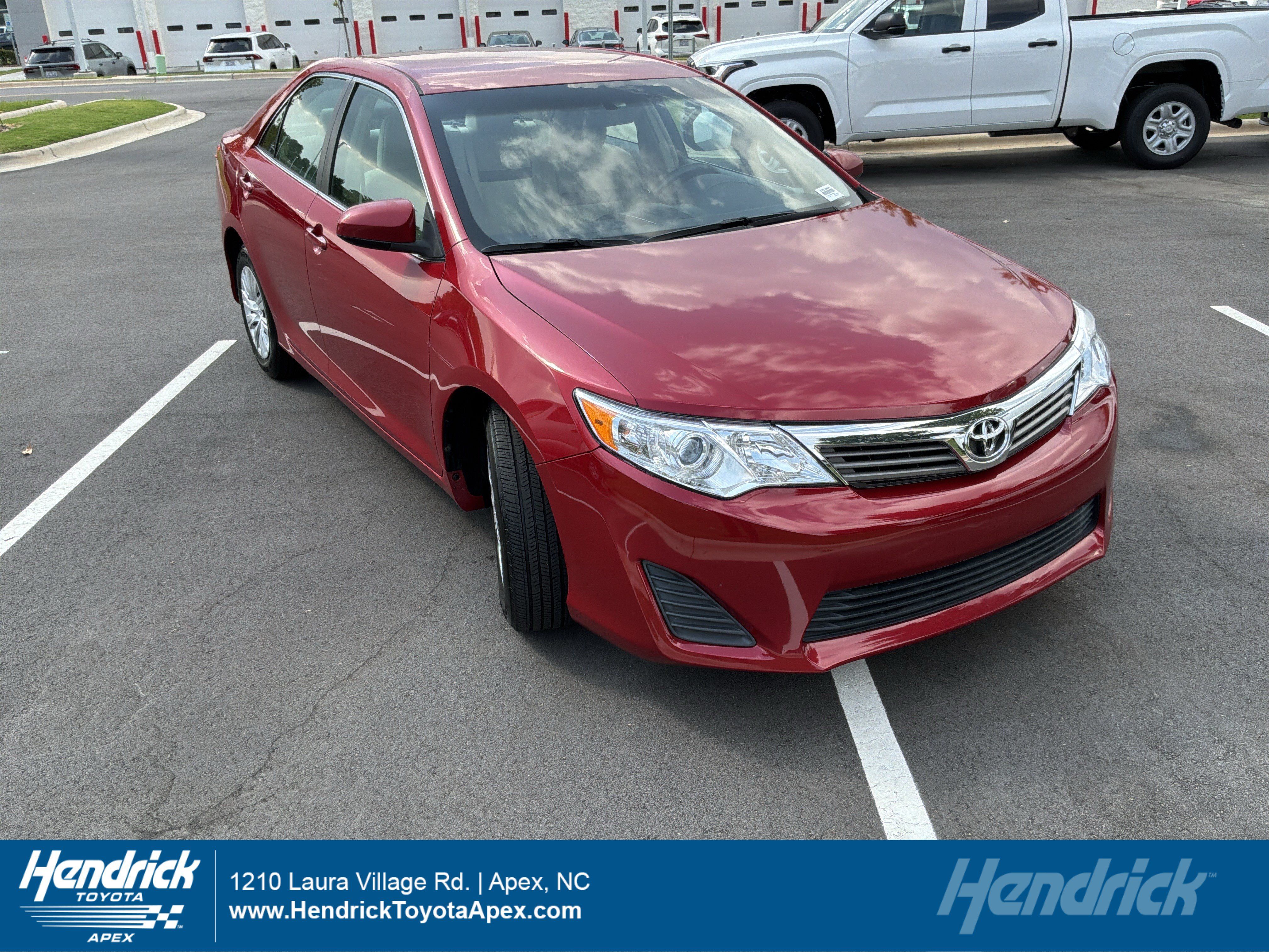 Used 2014 Toyota Camry FWD image 1