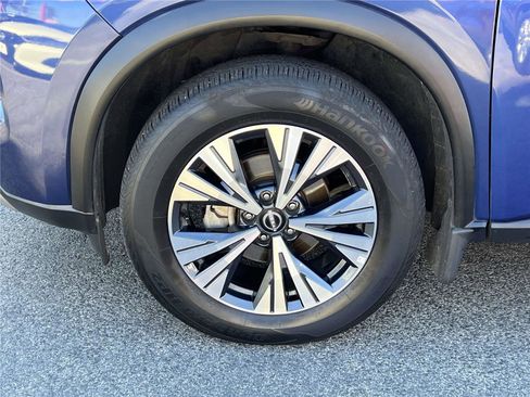 Certified 2022 Nissan Rogue SV image 9