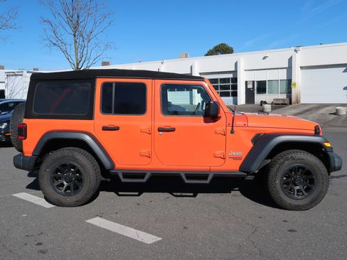 Used 2018 Jeep Wrangler Unlimited Sport S image 11