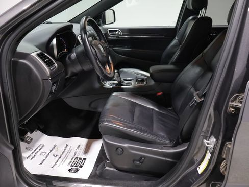 Used 2018 Jeep Grand Cherokee Limited AWD/4WD image 10