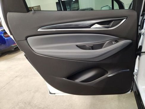 Used 2018 Buick Enclave Essence image 25