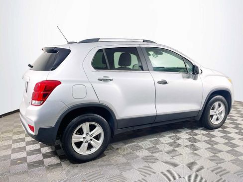 Used 2019 Chevrolet Trax LT w/ LT Convenience Package image 4