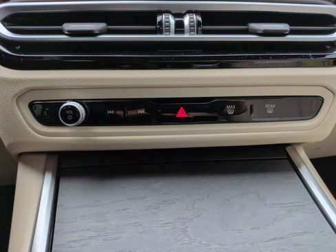 Certified 2023 BMW 330i Sedan w/ Premium Package image 29