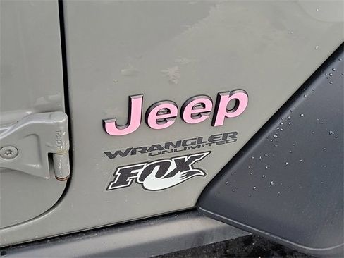 Used 2020 Jeep Wrangler Unlimited Willys image 6